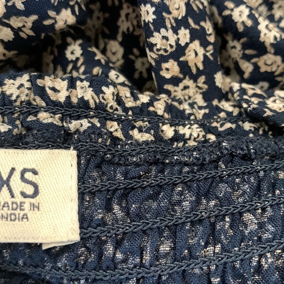 Hollister XS Floral Print Open Ruffled Leg Dress - Picture 11 of 14